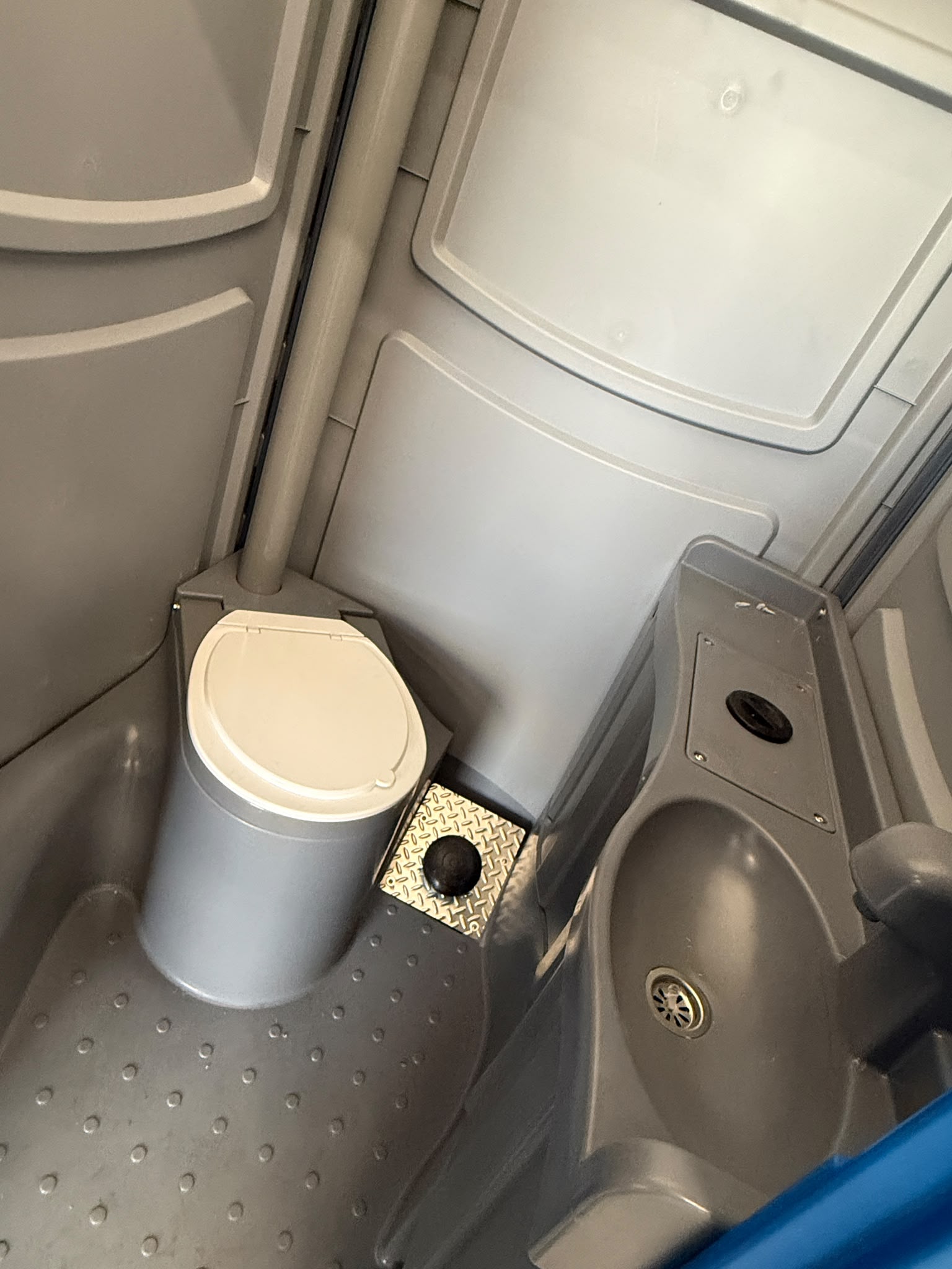 Portable Toilets - Image 6